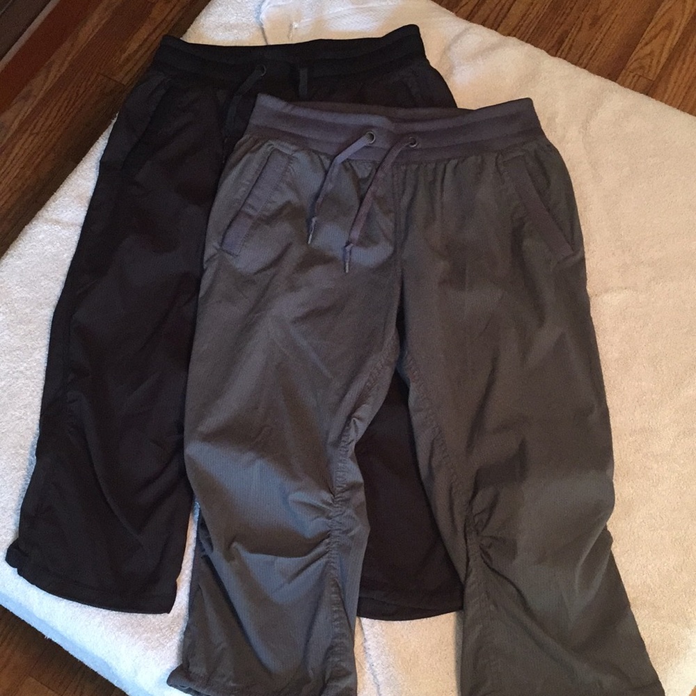 Bundle 2 H&M sport crop pants size 8 Black/Gray